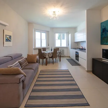 Dino's Apartamento *